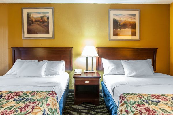 Rodeway Inn Calhoun